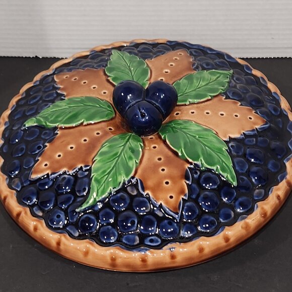 Vintage Covered Blueberry Pie Plate Ceramic Covered Pie Plate Serving Dish Japan - Picture 1 of 5